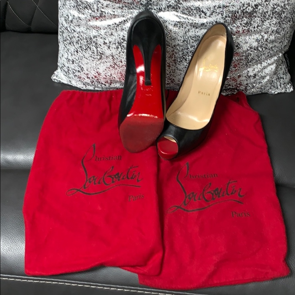 Christian Louboutin pump heels *authentic*